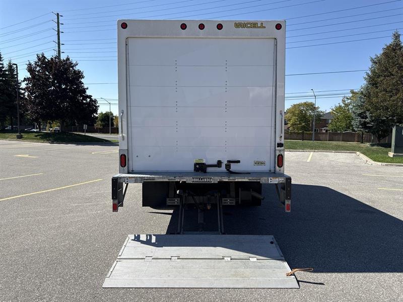 gmc Savana Cutaway 2023 - 26