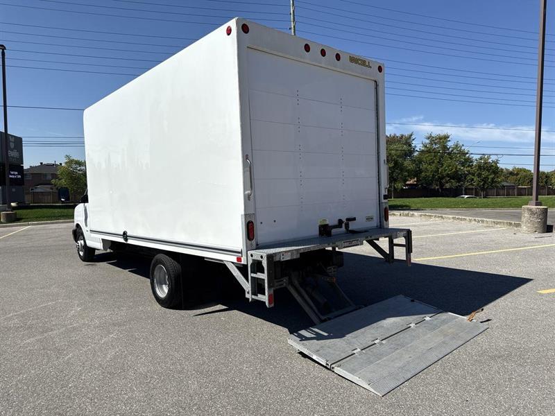 gmc Savana Cutaway 2023 - 27