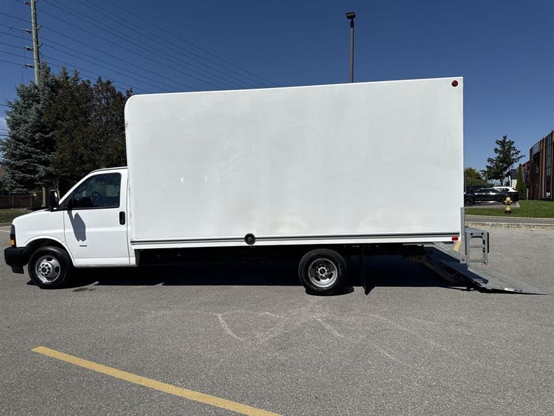 gmc Savana Cutaway 2023 - 28