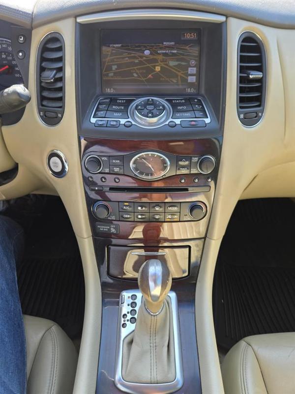 2010 Infiniti EX35 - Image 21