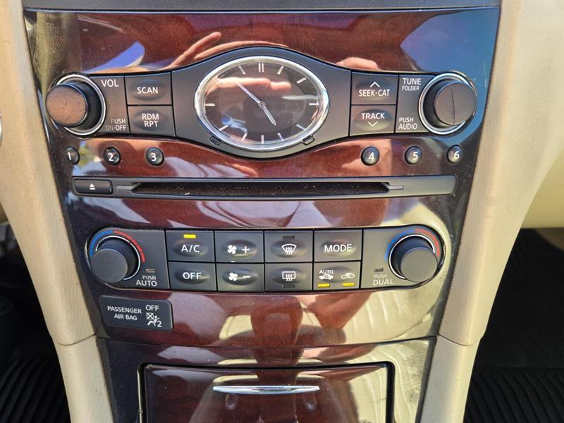 2010 Infiniti EX35 - Image 22