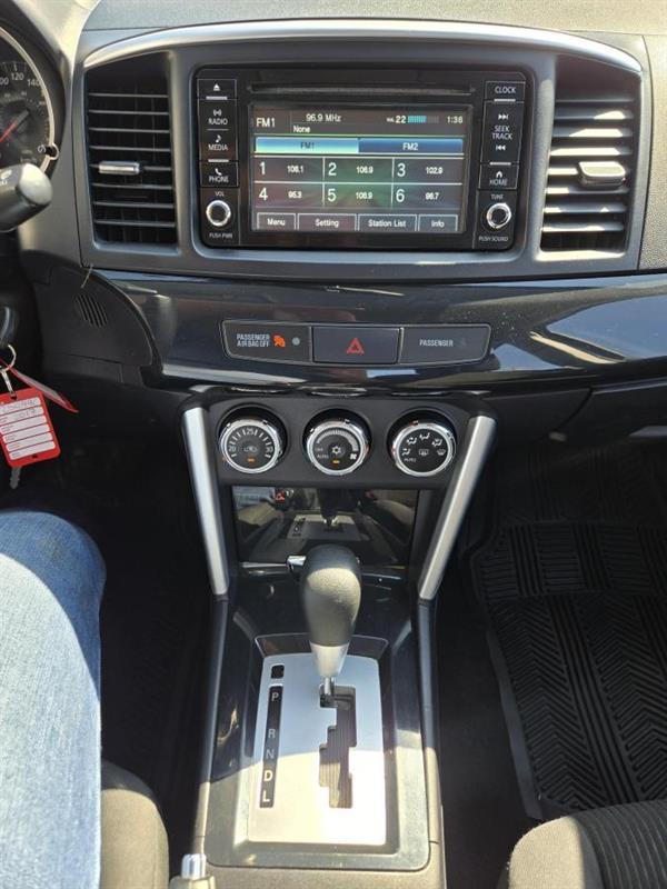mitsubishi Lancer 2017 - 21