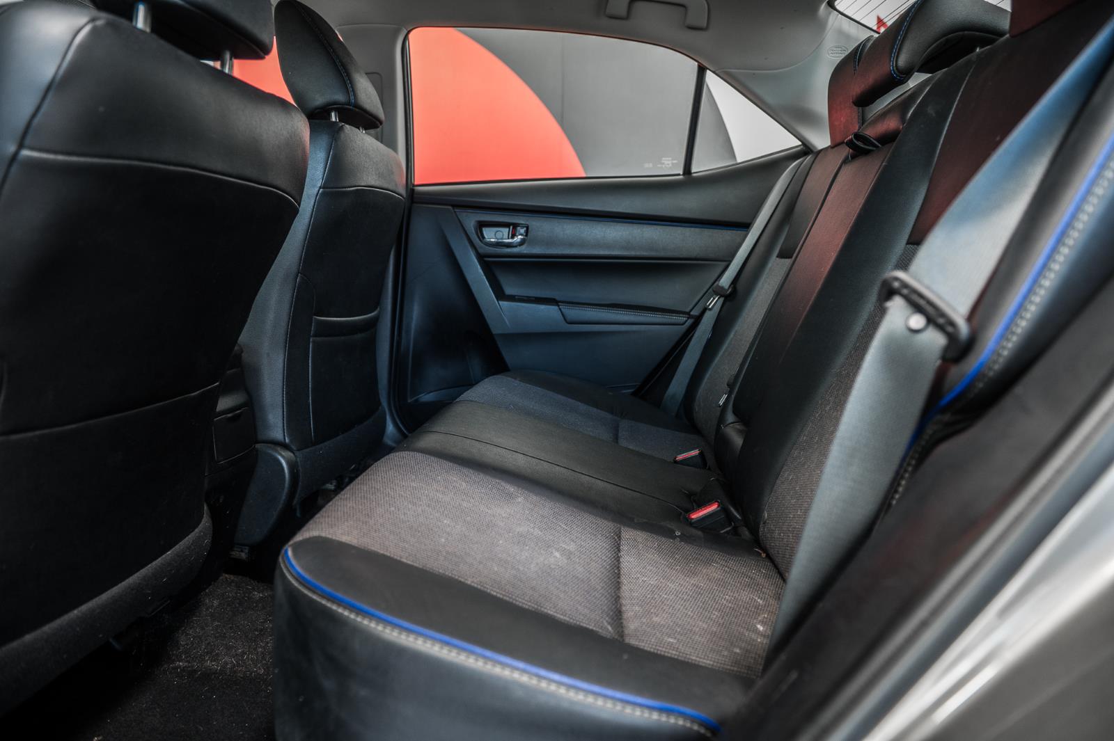 toyota Corolla 2017 - 24