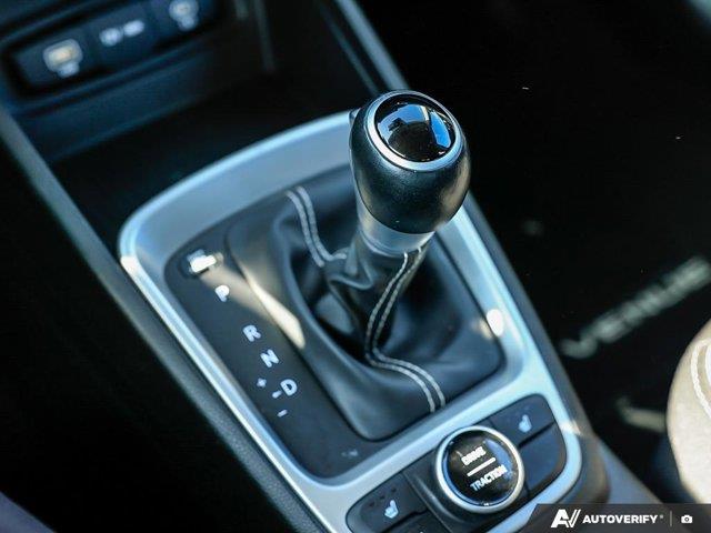 hyundai Venue 2023 - 25