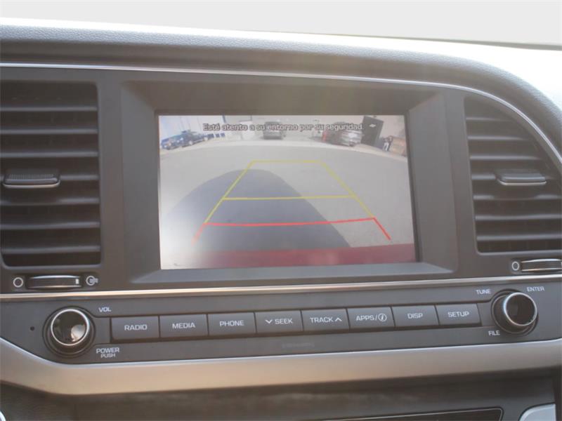 hyundai Elantra 2018 - 17