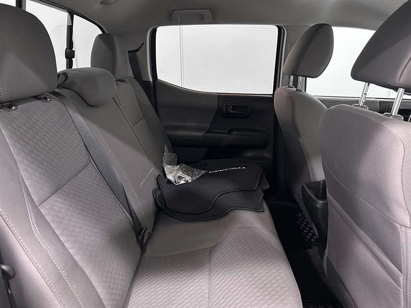 toyota Tacoma 2021 - 26