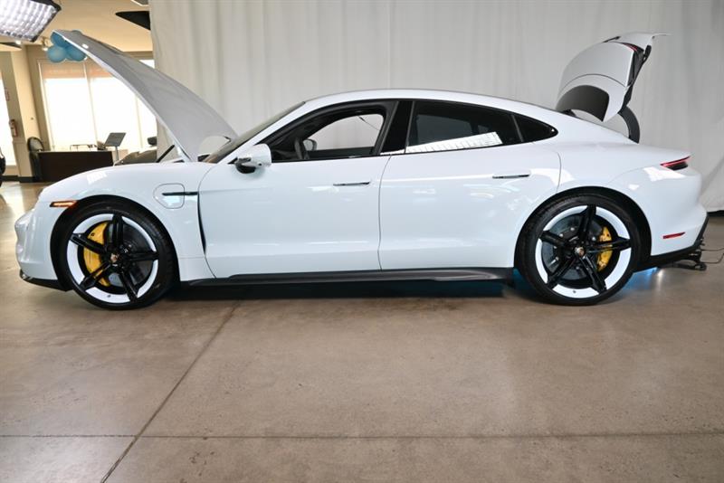 porsche Taycan 2021 - 10