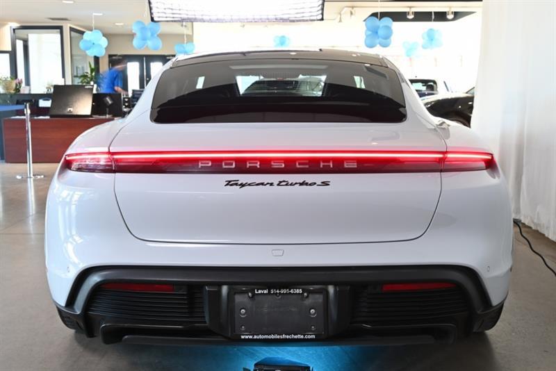 porsche Taycan 2021 - 12