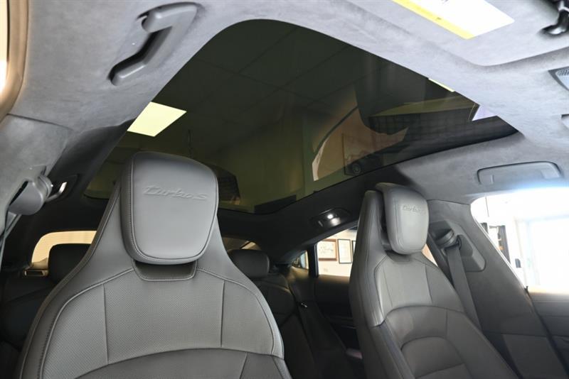 porsche Taycan 2021 - 33