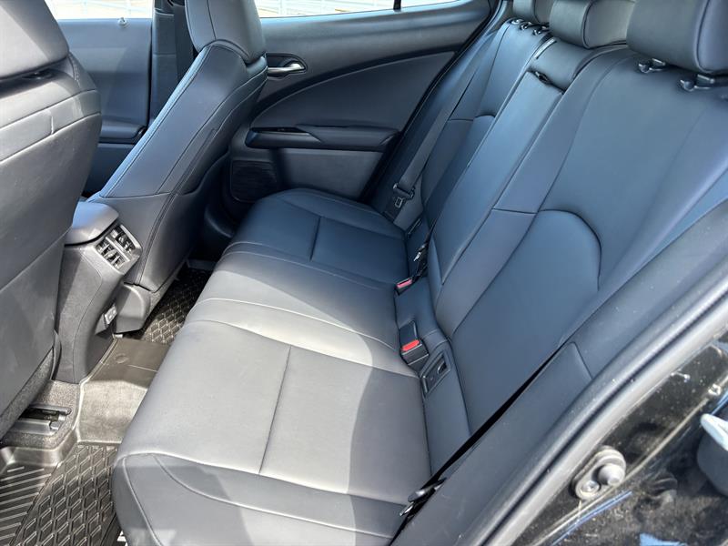 lexus UX 2024 - 13