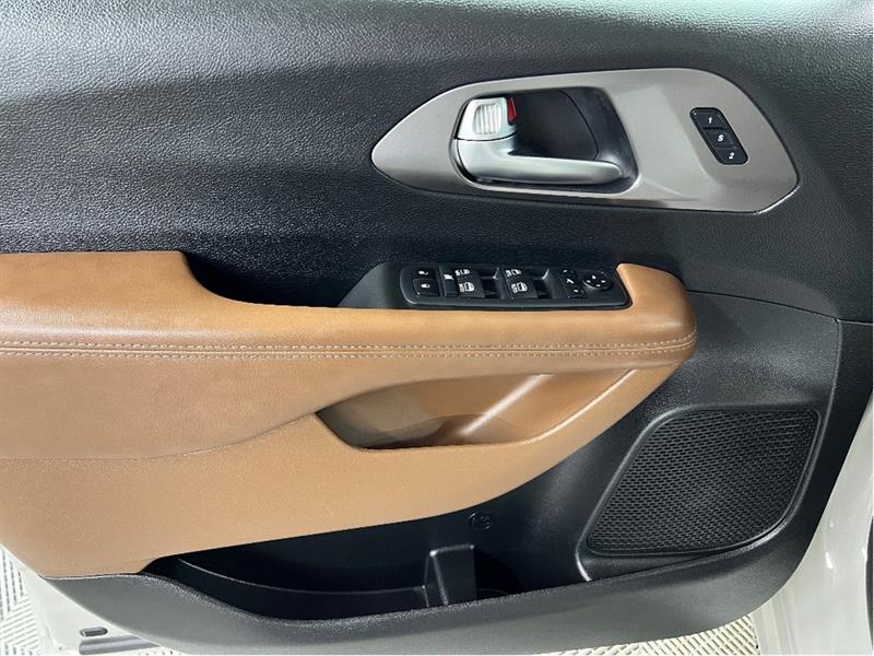 chrysler Pacifica 2020 - 8