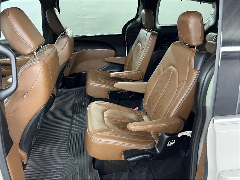 chrysler Pacifica 2020 - 20