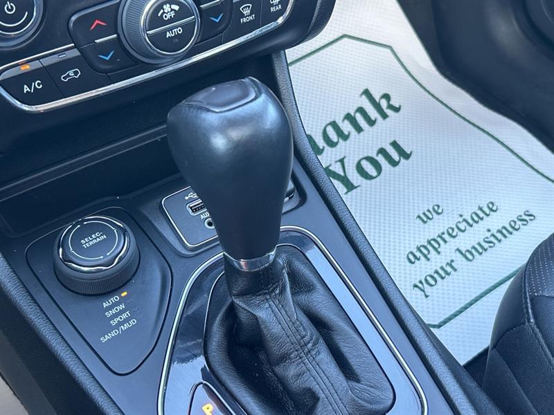 jeep Cherokee 2022 - 16