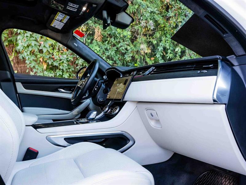 jaguar F-PACE 2023 - 9