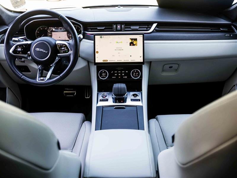 jaguar F-PACE 2023 - 14