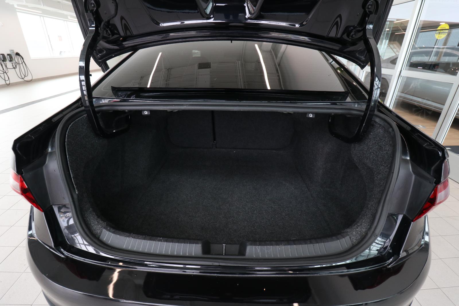 volkswagen Jetta 2022 - 15