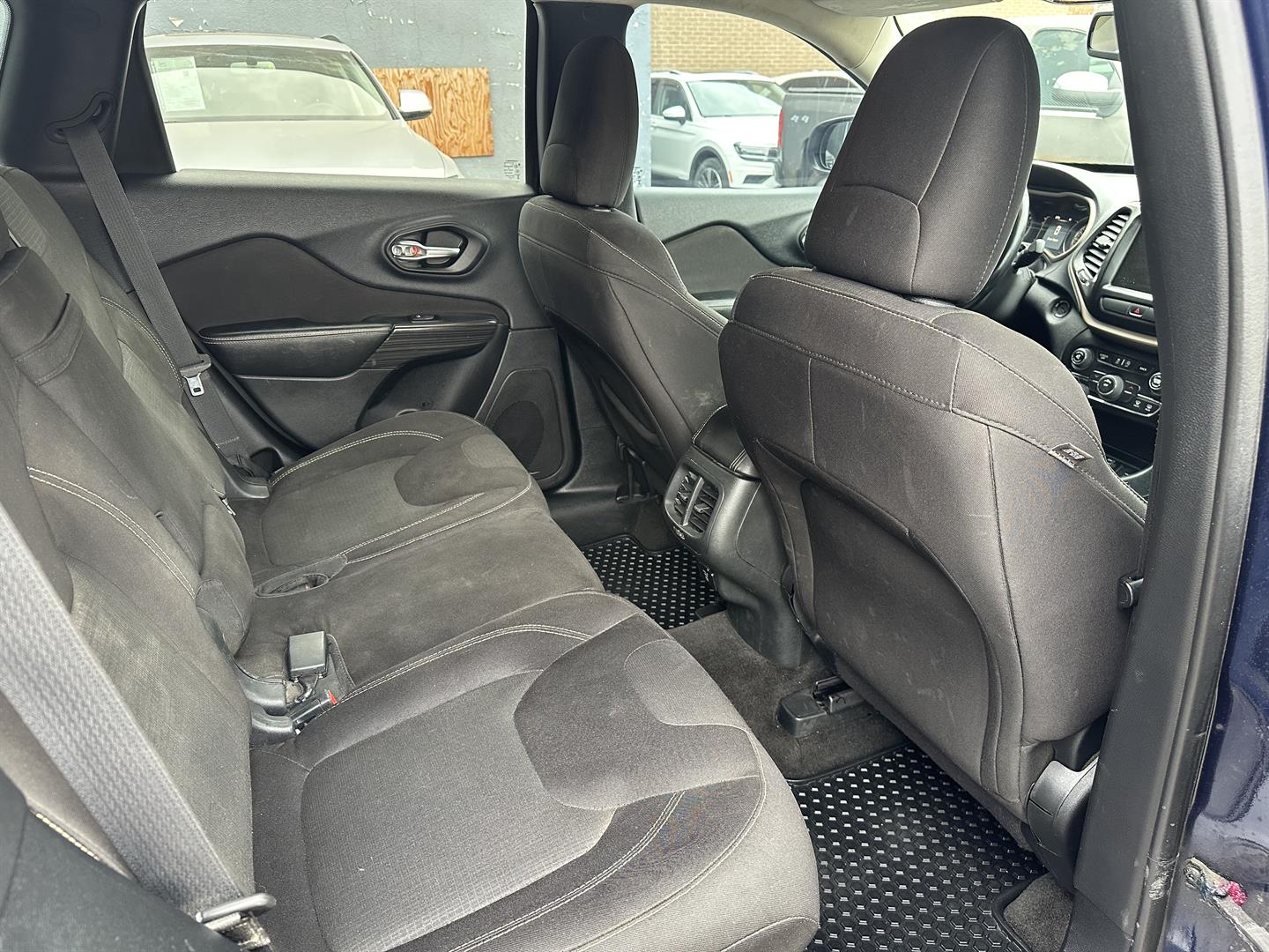 jeep Cherokee 2015 - 13