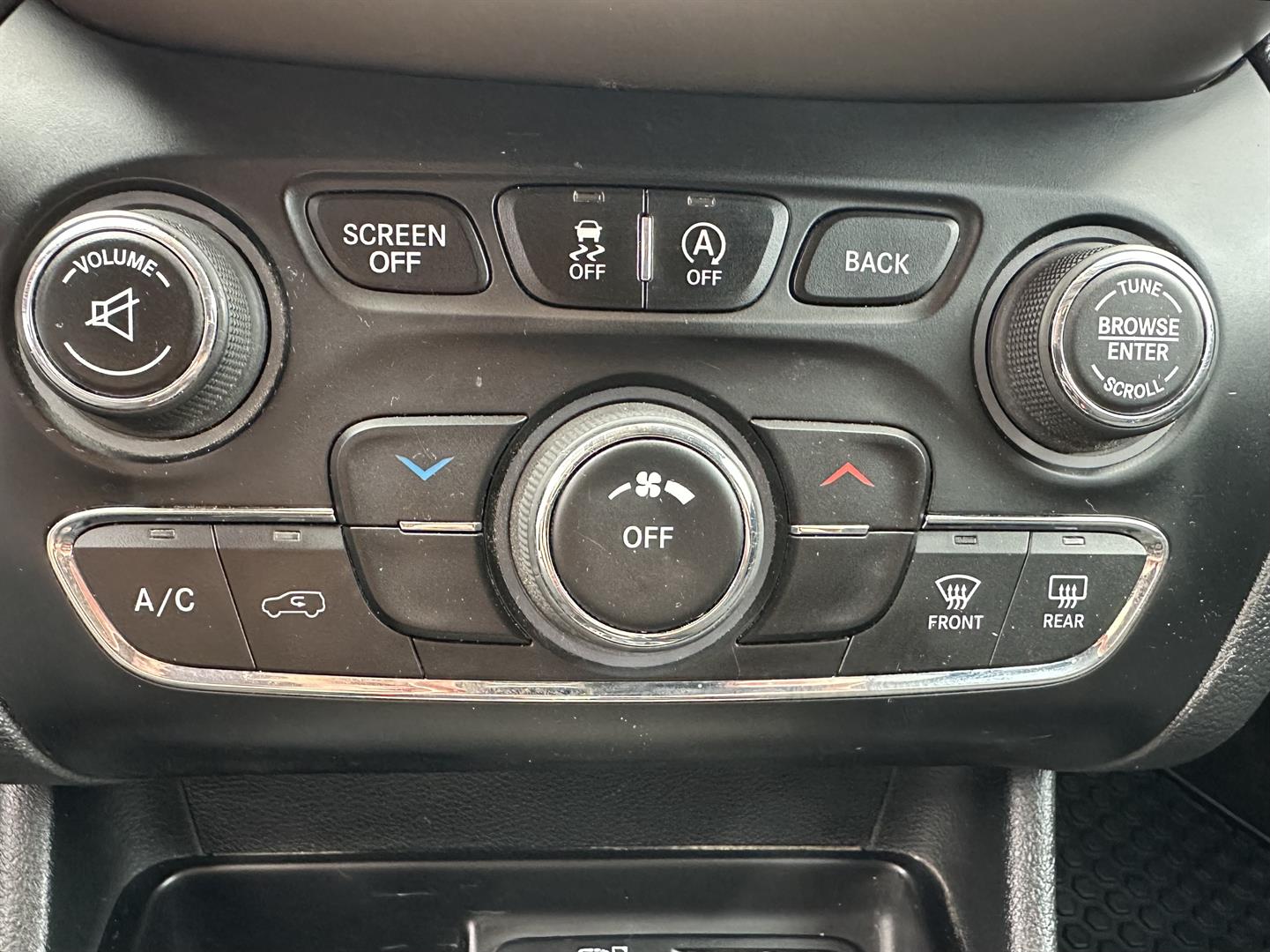 jeep Cherokee 2015 - 19