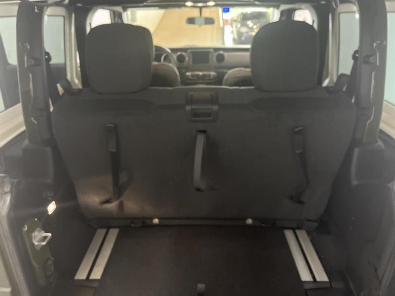 jeep Wrangler 2022 - 11