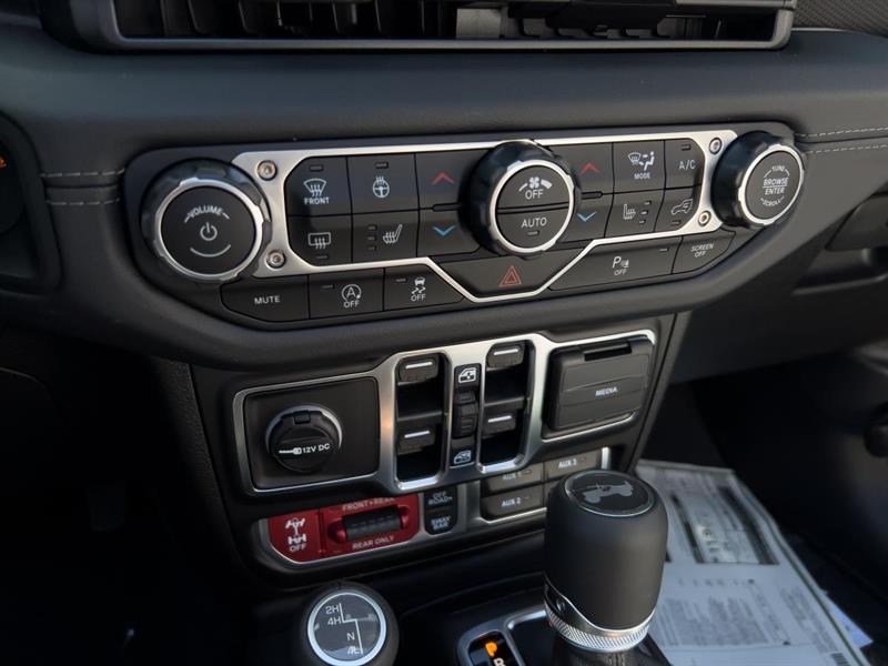 jeep Wrangler 2025 - 16