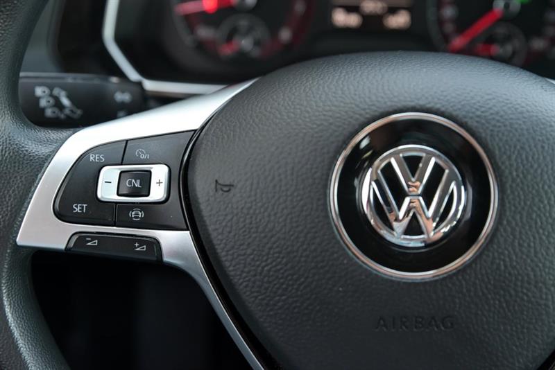 volkswagen Jetta 2019 - 13