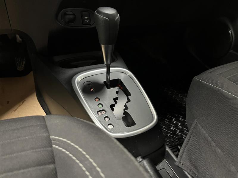 toyota Yaris Hatchback 2019 - 15