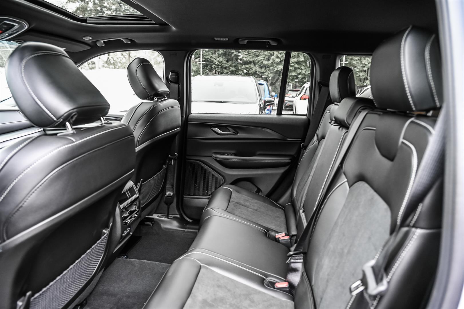jeep Grand Cherokee 2025 - 16
