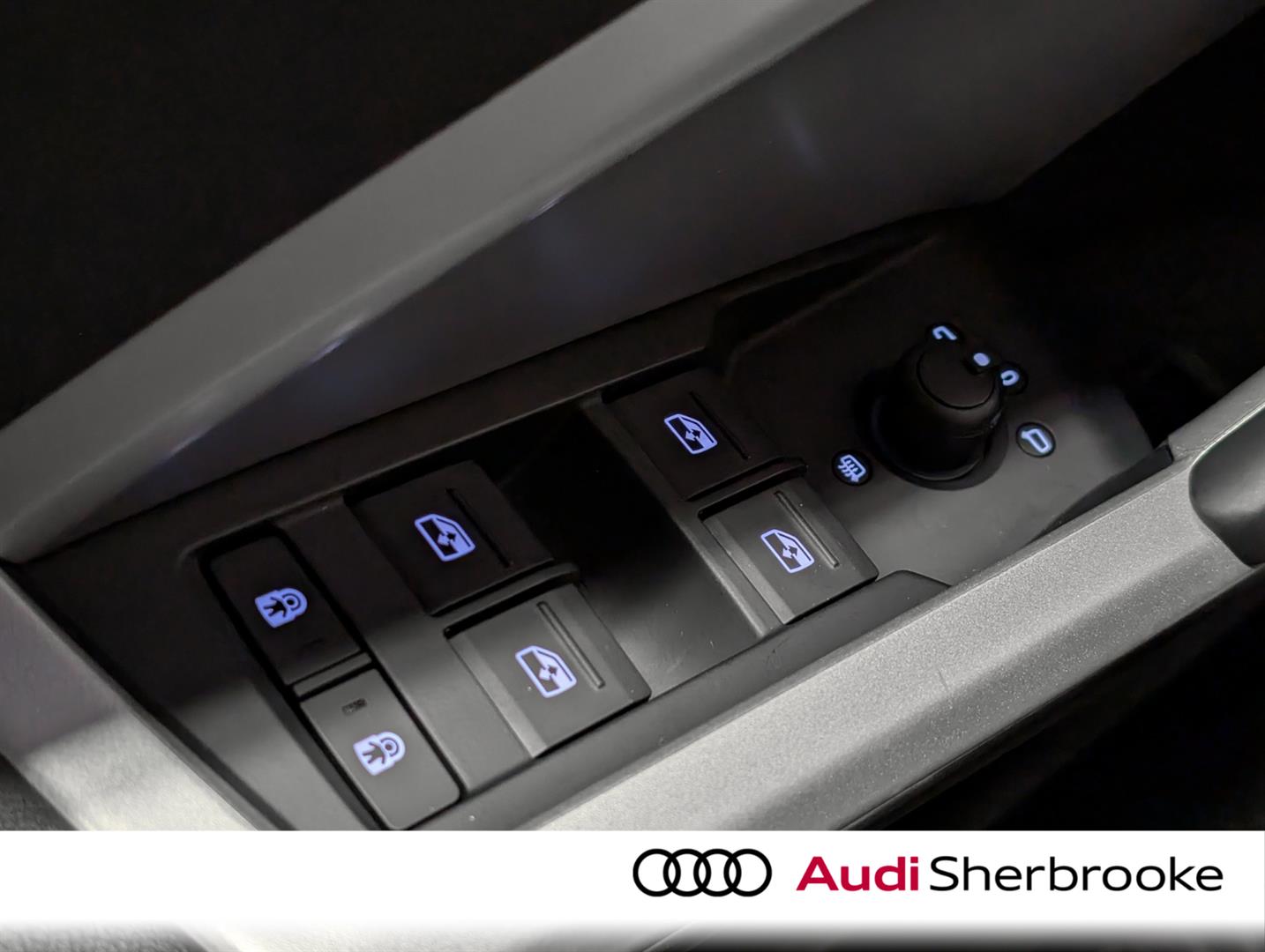 audi Q3 2022 - 23