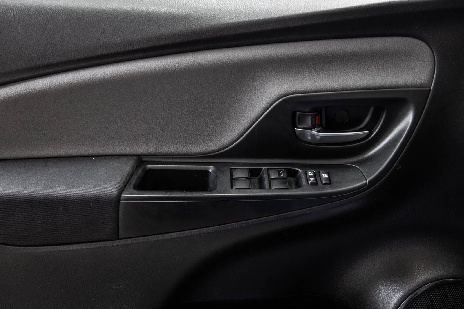 toyota Yaris Hatchback 2019 - 11
