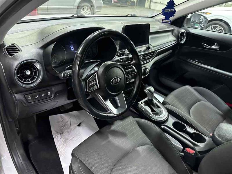 kia Forte 2021 - 9