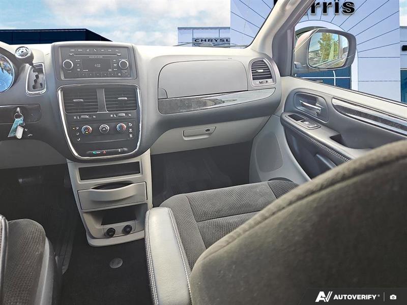 dodge Grand Caravan 2015 - 25