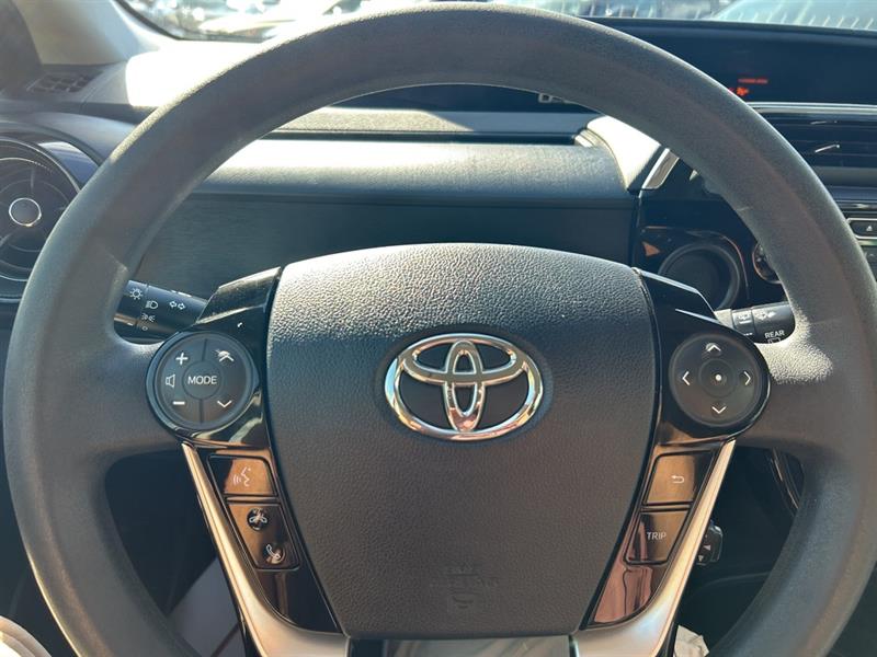 toyota Prius c 2018 - 8