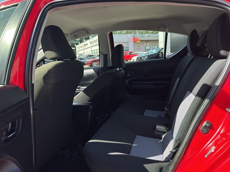 toyota Prius c 2018 - 14