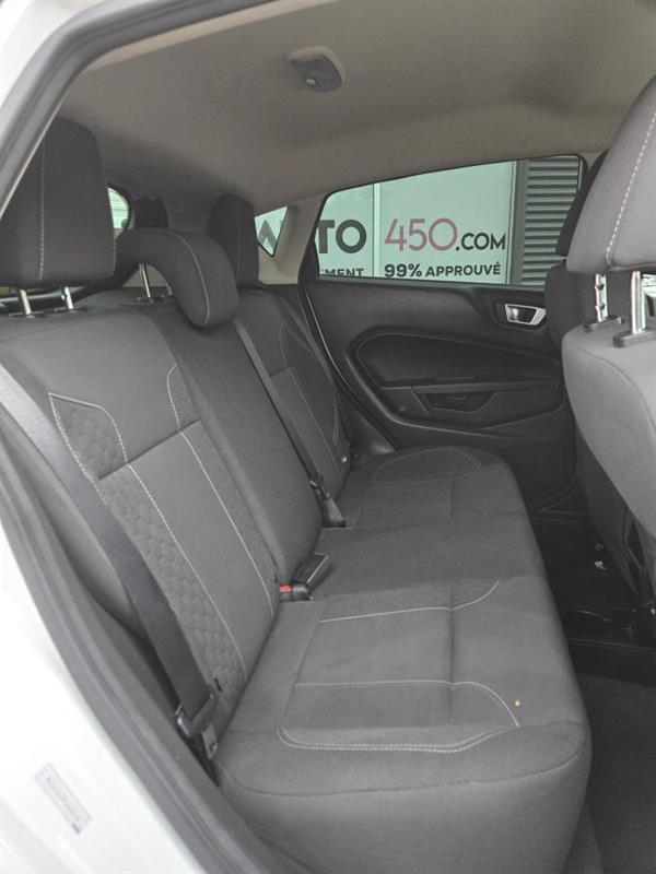 ford Fiesta 2015 - 12
