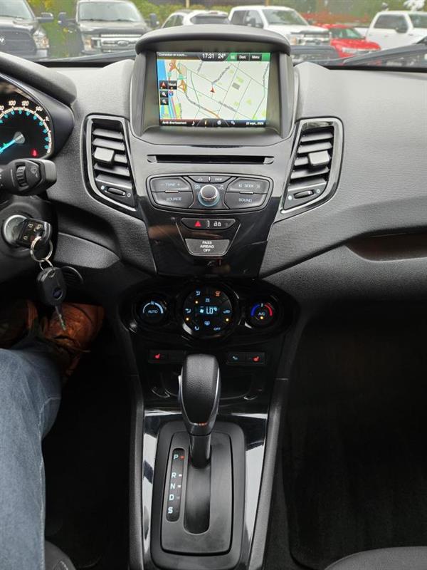 ford Fiesta 2015 - 20
