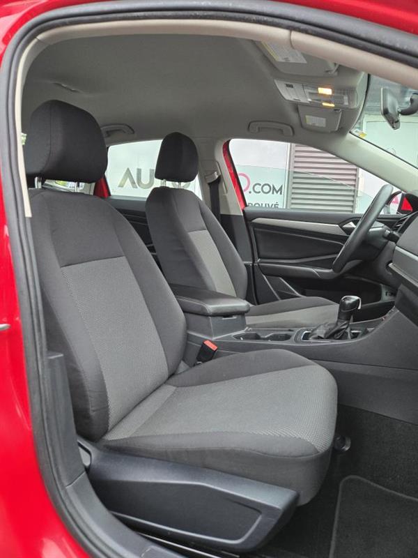 volkswagen Jetta 2019 - 11