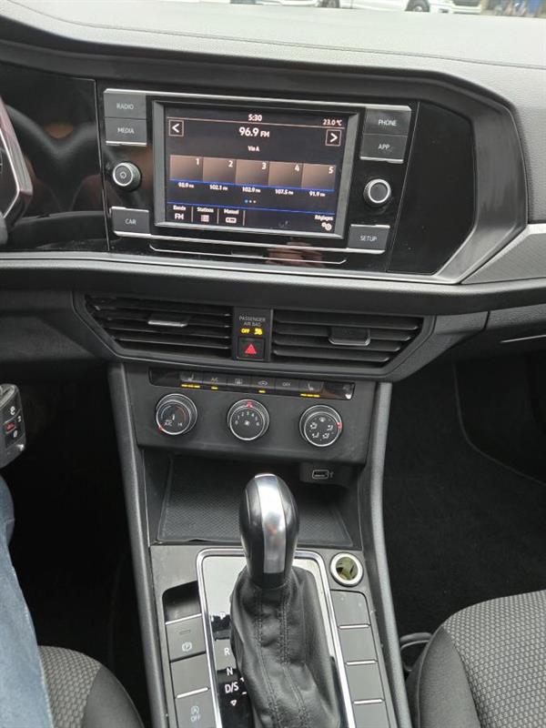 volkswagen Jetta 2019 - 21