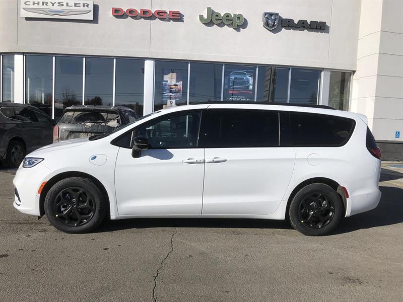 chrysler Pacifica Hybrid 2024 - 3