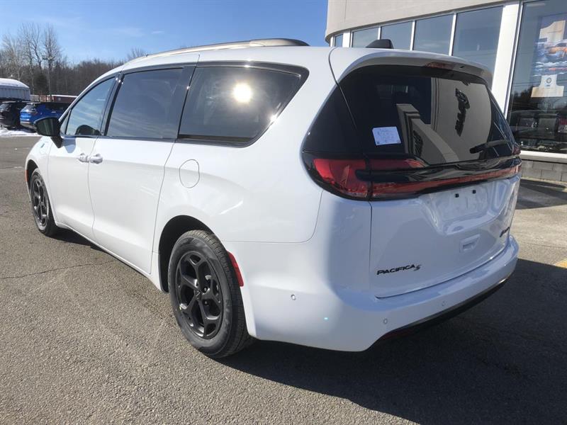 chrysler Pacifica Hybrid 2024 - 4
