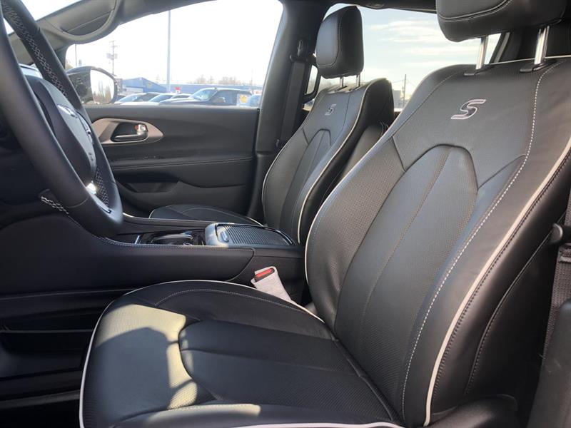 chrysler Pacifica Hybrid 2024 - 7