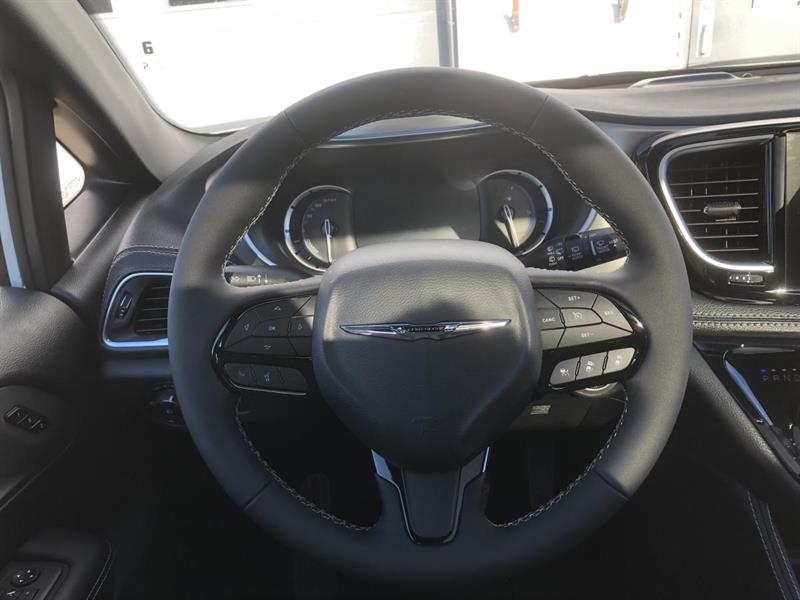 chrysler Pacifica Hybrid 2024 - 9