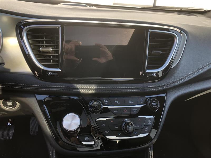 chrysler Pacifica Hybrid 2024 - 10