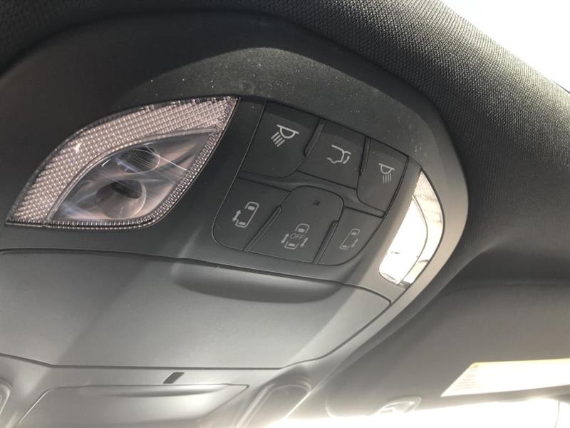 chrysler Pacifica Hybrid 2024 - 12