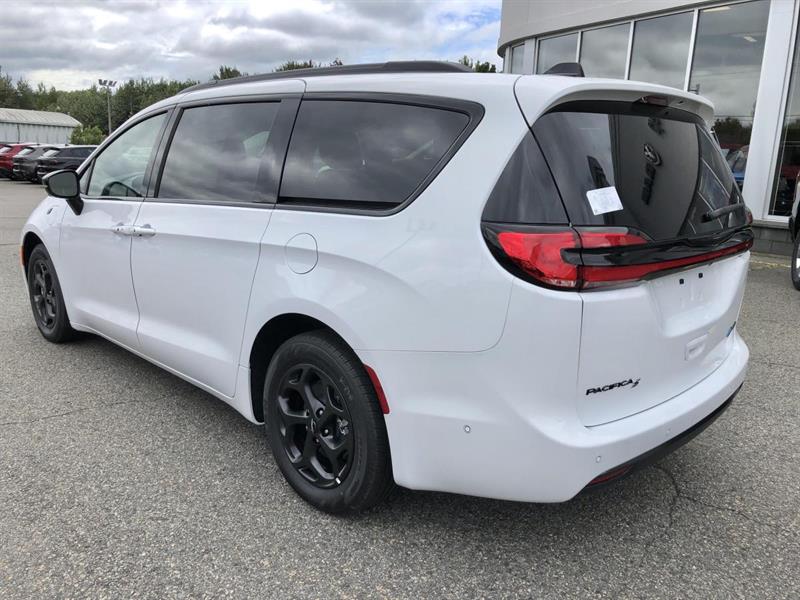 chrysler Pacifica Hybrid 2024 - 4