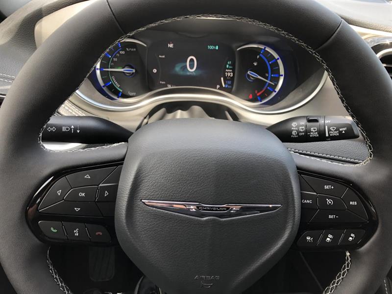 chrysler Pacifica Hybrid 2024 - 11