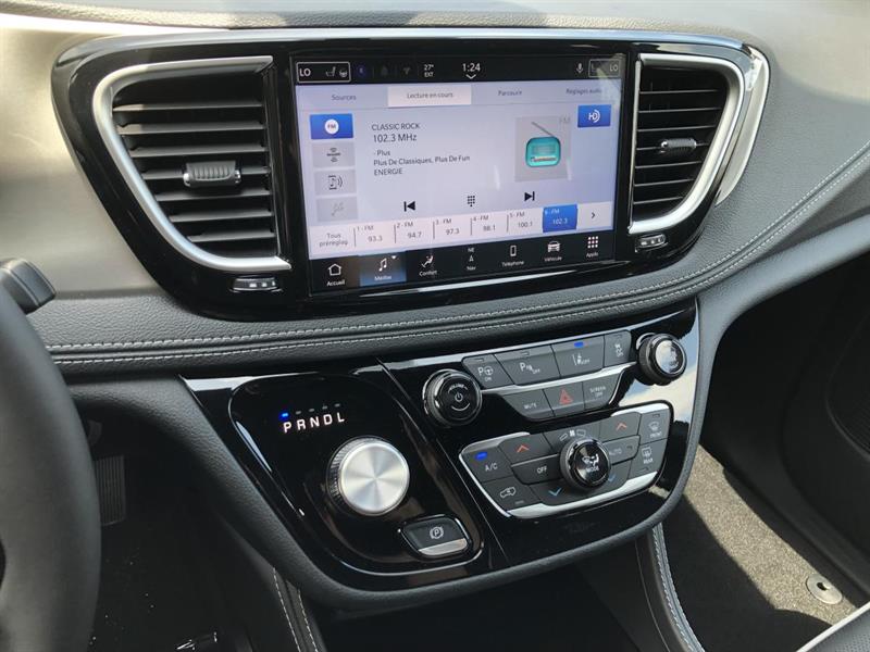 chrysler Pacifica Hybrid 2024 - 12