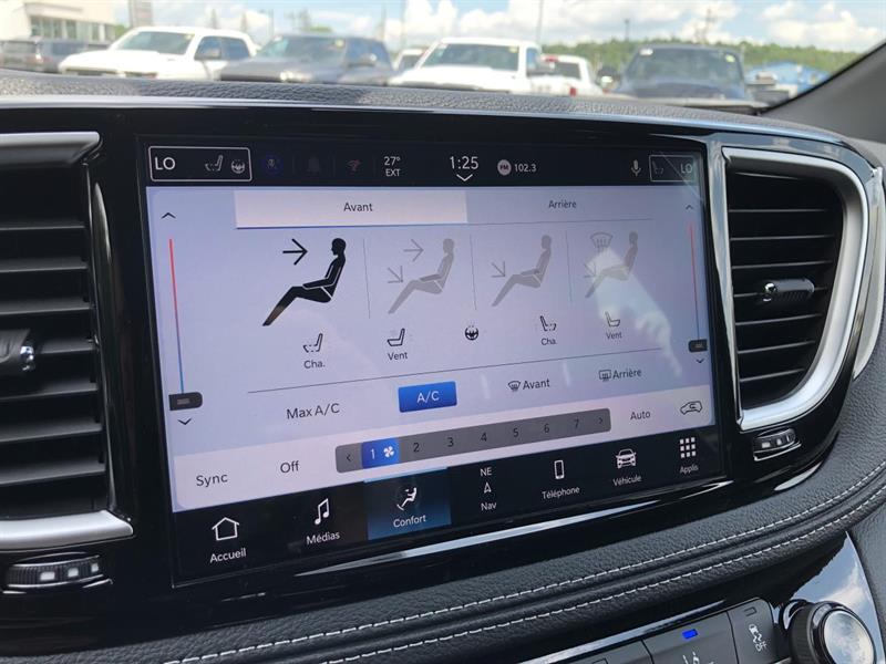 chrysler Pacifica Hybrid 2024 - 16