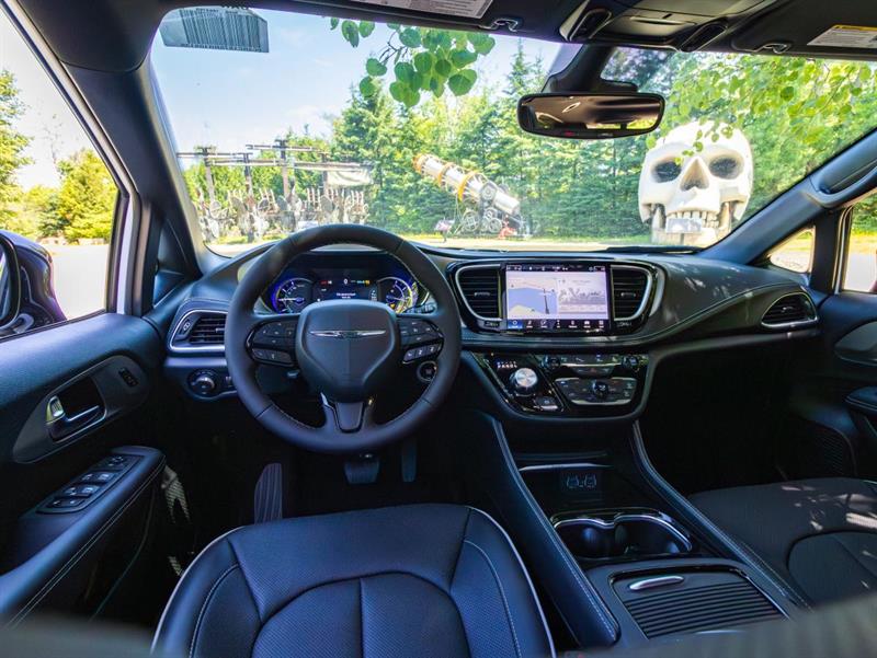 chrysler Pacifica Hybrid 2024 - 25