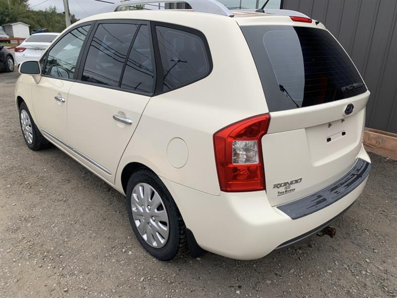 kia Rondo 2011 - 2
