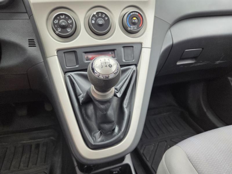 toyota Matrix 2012 - 31